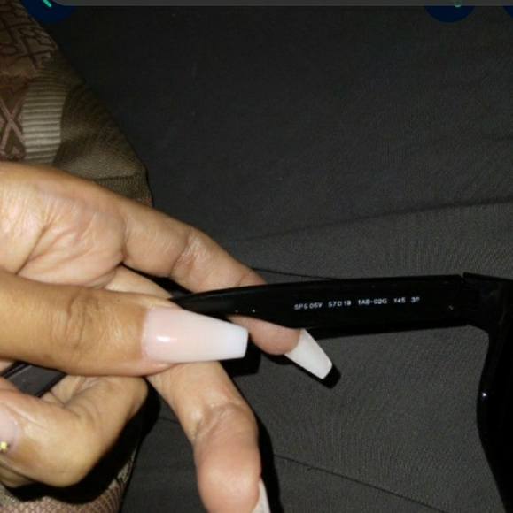 Prada sunglasses - Picture 3 of 3